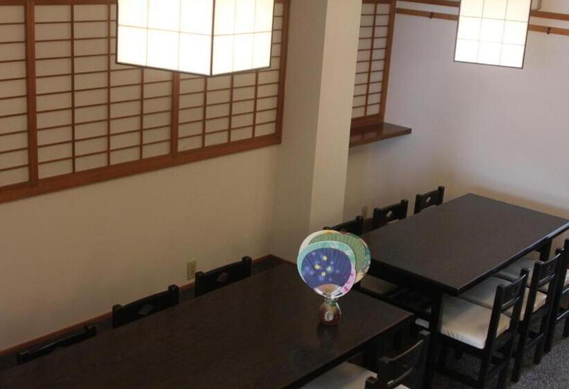 Общежитие Shaq Bighouse