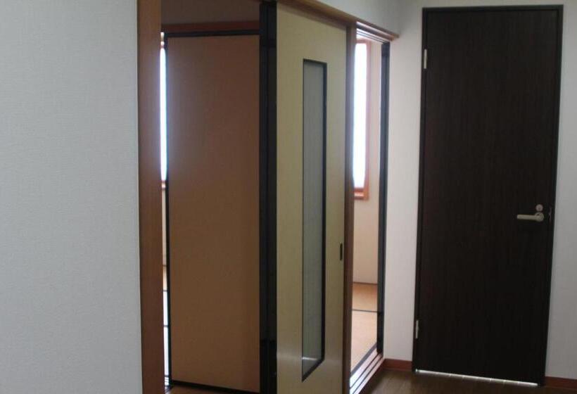 Общежитие Shaq Bighouse