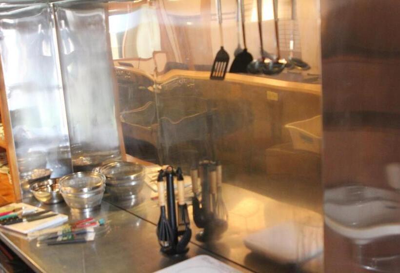 Общежитие Shaq Bighouse