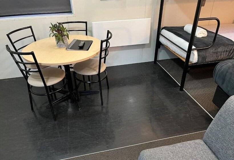 Hampshire Holiday Parks   Arrowtown