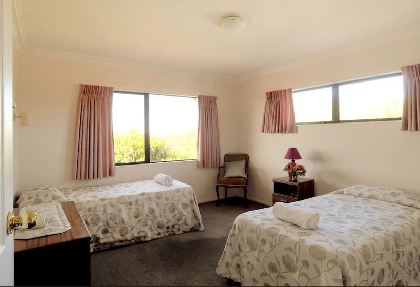 Crestwood Bed And Breakfast