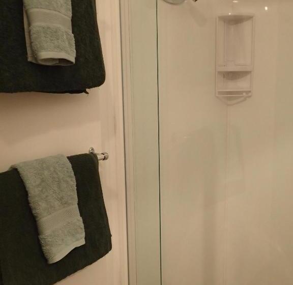 צימר Grafton Cottage & Chalets