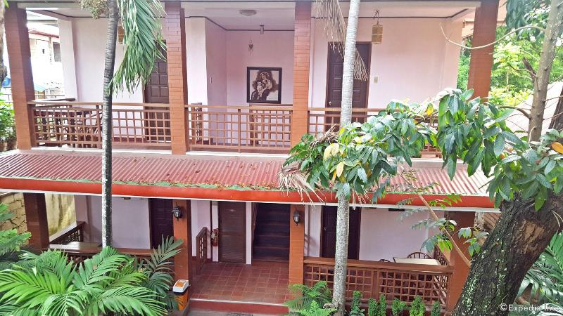 تختخواب و صبحانه Lola Itang Pension