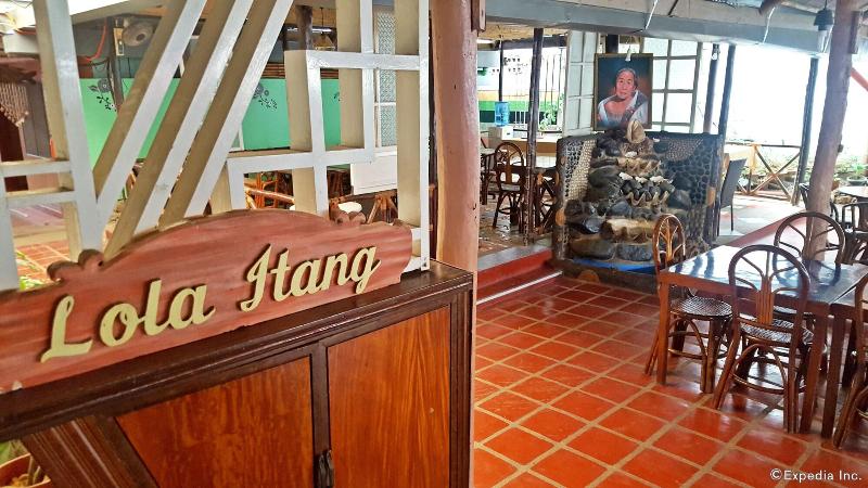 تختخواب و صبحانه Lola Itang Pension