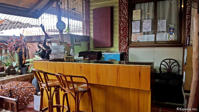 تختخواب و صبحانه Lola Itang Pension