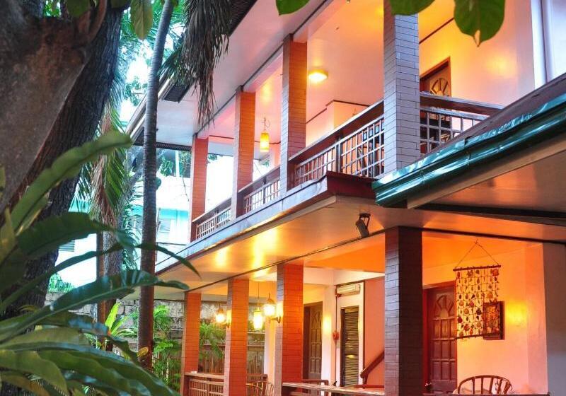 تختخواب و صبحانه Lola Itang Pension