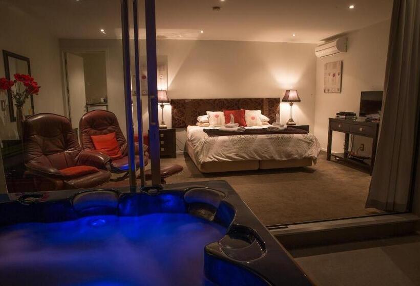 تختخواب و صبحانه Tarlton's Lodge