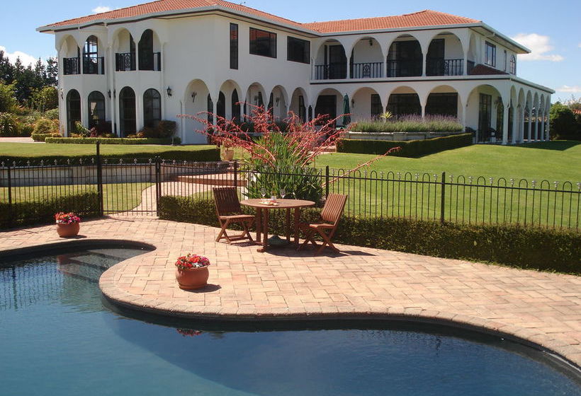 Bed and Breakfast The Pillars Retreat