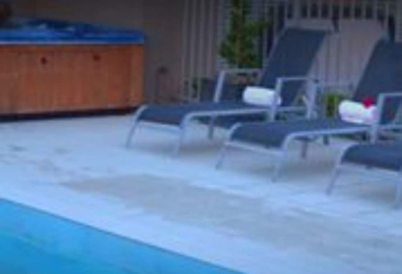 Clear Ridge Apartments