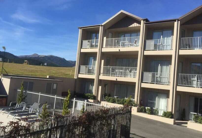 Clear Ridge Apartments