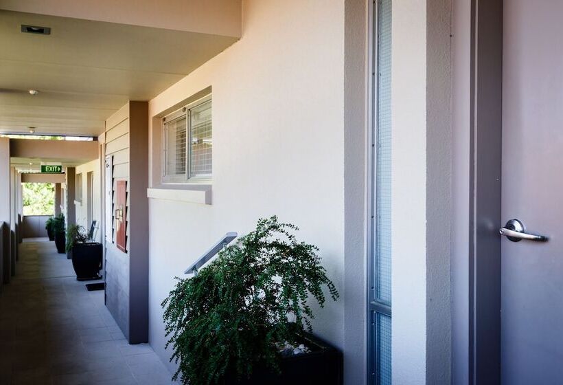 Clear Ridge Apartments