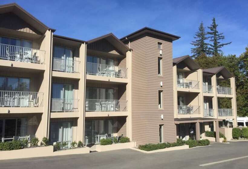 Clear Ridge Apartments