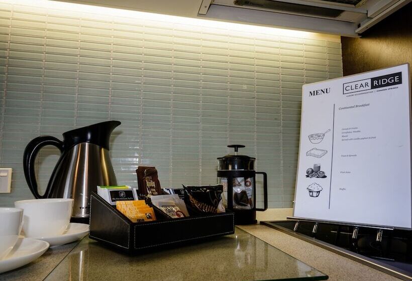 Clear Ridge Apartments