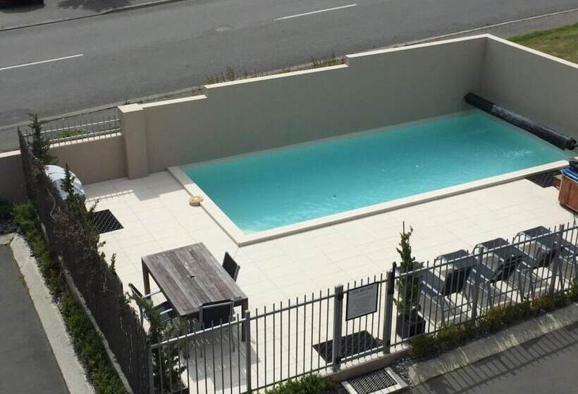 Clear Ridge Apartments