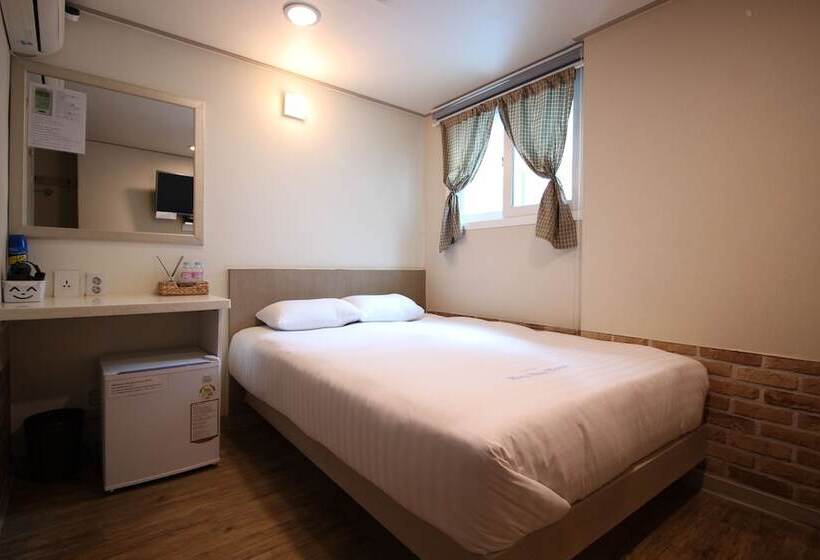 Dongdaemun Hwashin Hostel