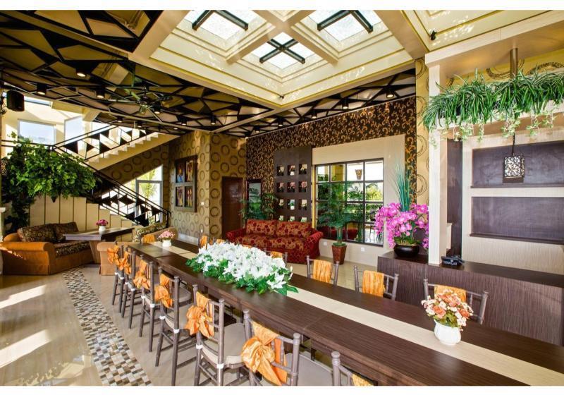 Flamingo Dewata Suite