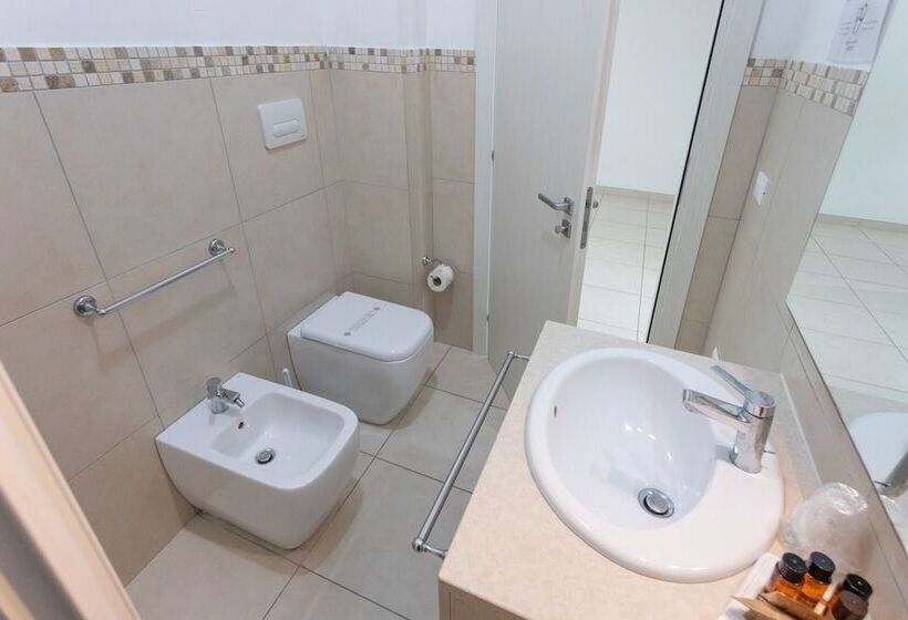 בית מלון כפרי 19 Summer Suites