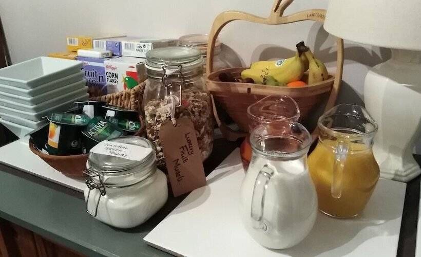 فندق 29 Well Street B&b