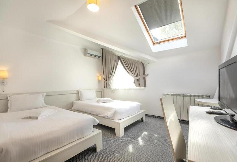 Отель Alex&george Boutique