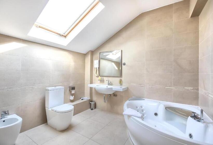 Отель Alex&george Boutique