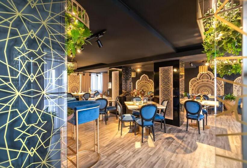 Отель Alex&george Boutique