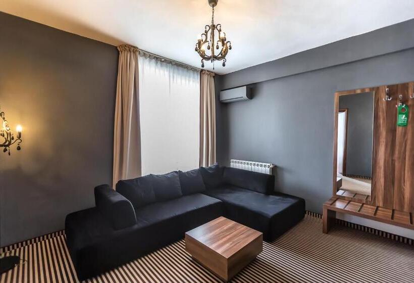 Отель Alex&george Boutique