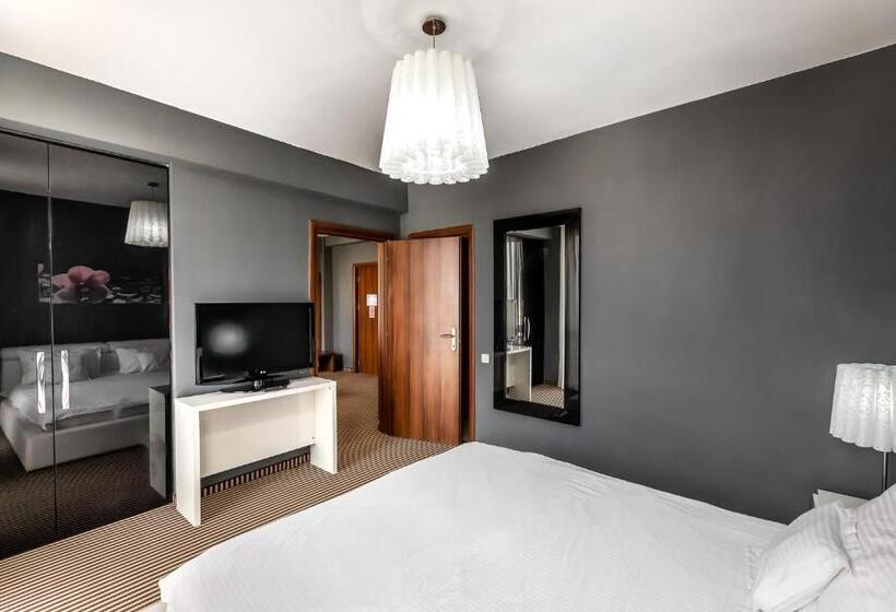 Отель Alex&george Boutique