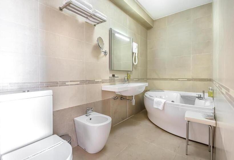 Отель Alex&george Boutique