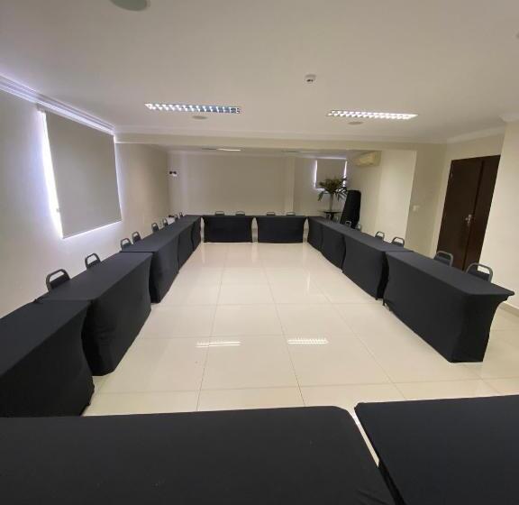 Aruá Hotel, Restaurante E Convenções