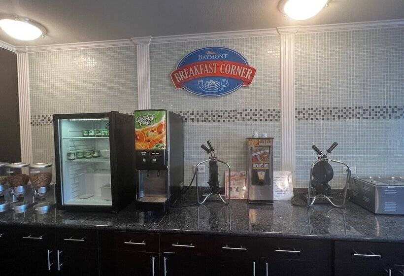 فندق Baymont By Wyndham College Station