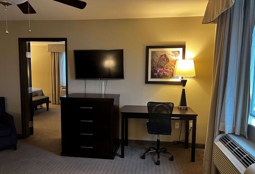 فندق Baymont By Wyndham College Station