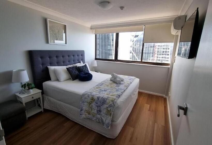 ホテル Breakers North Absolute Beachfront Apartments