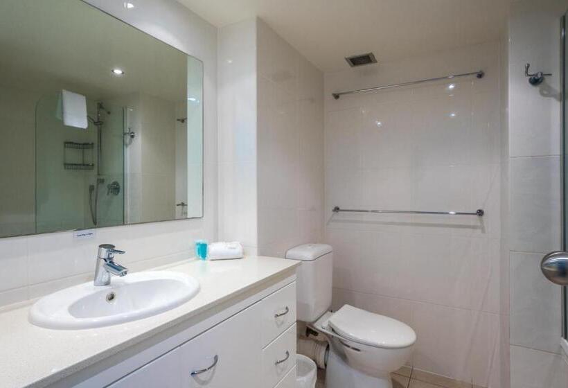 ホテル Breakers North Absolute Beachfront Apartments