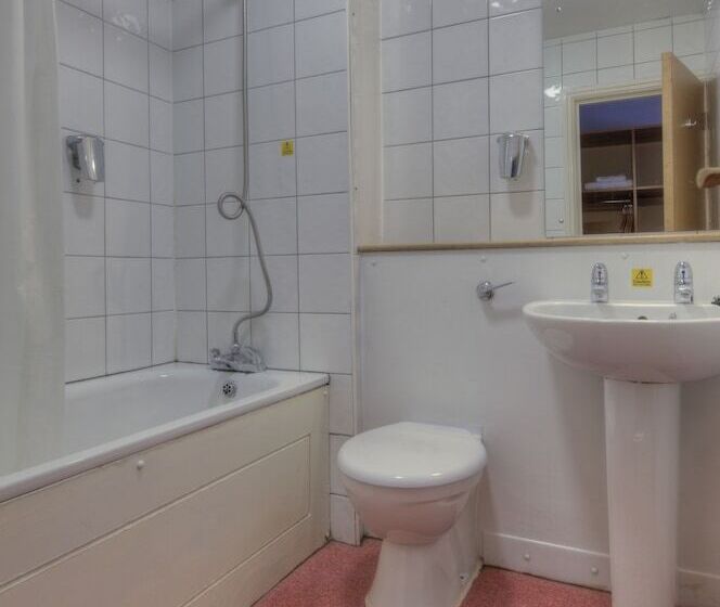 فندق Brentwood Inn By Greene King Inns