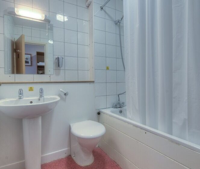 فندق Brentwood Inn By Greene King Inns