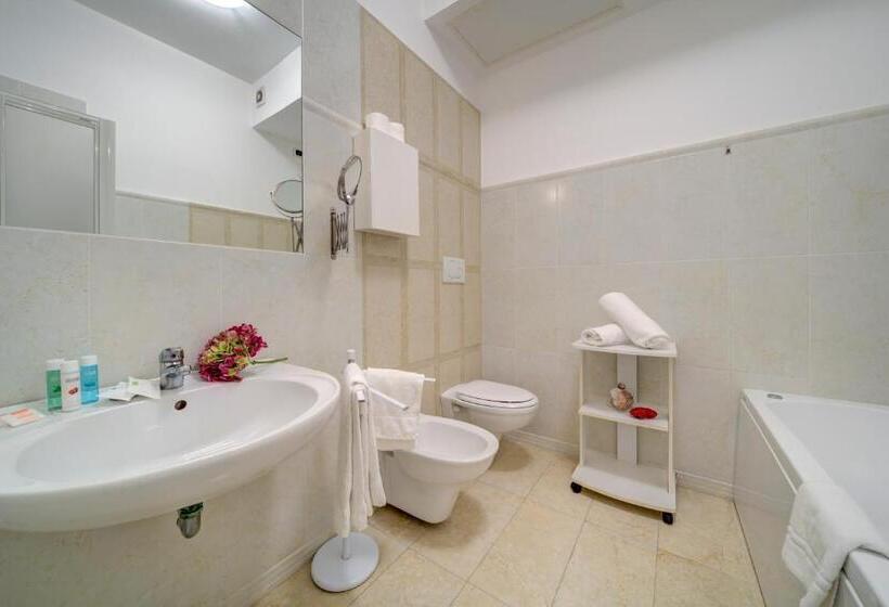 בית מלון כפרי Carlton Beach