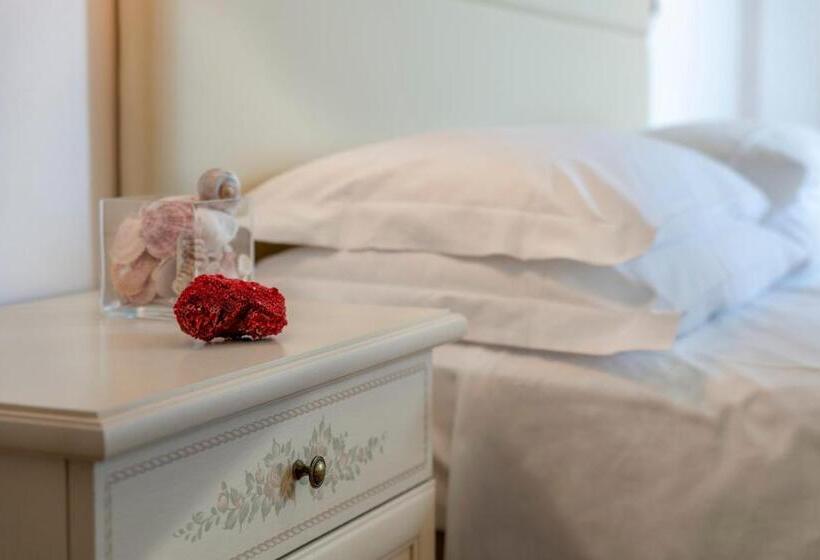 בית מלון כפרי Carlton Beach