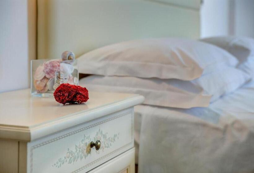 בית מלון כפרי Carlton Beach