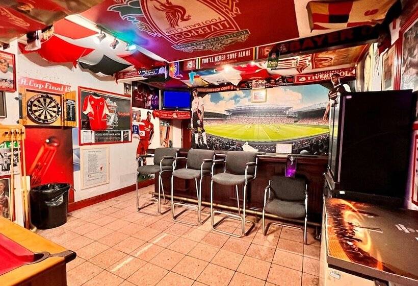 בית מלון כפרי Castle Lodge Guest House 86 88 Sheil Rd L6 3af