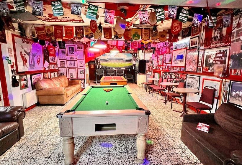 בית מלון כפרי Castle Lodge Guest House 86 88 Sheil Rd L6 3af