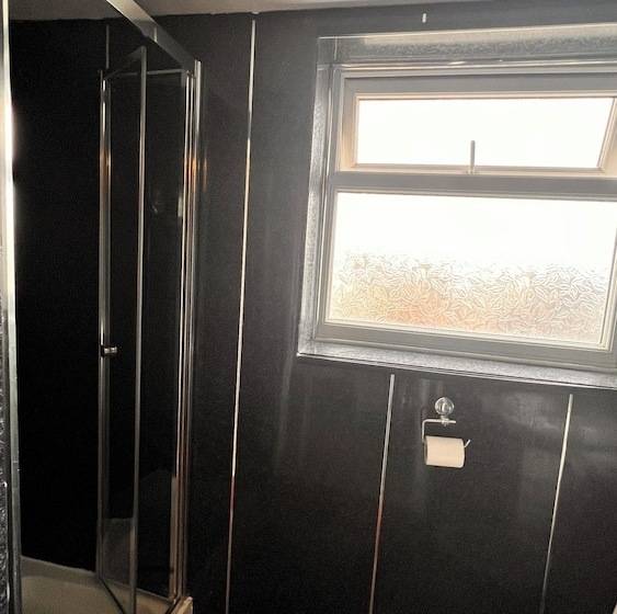 בית מלון כפרי Castle Lodge Guest House 86 88 Sheil Rd L6 3af