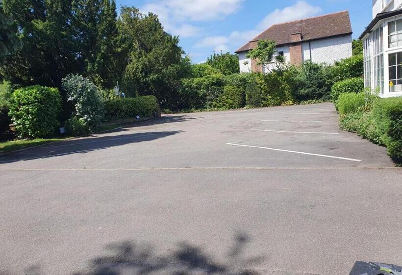 בית מלון כפרי Charnwood Regency Guest House