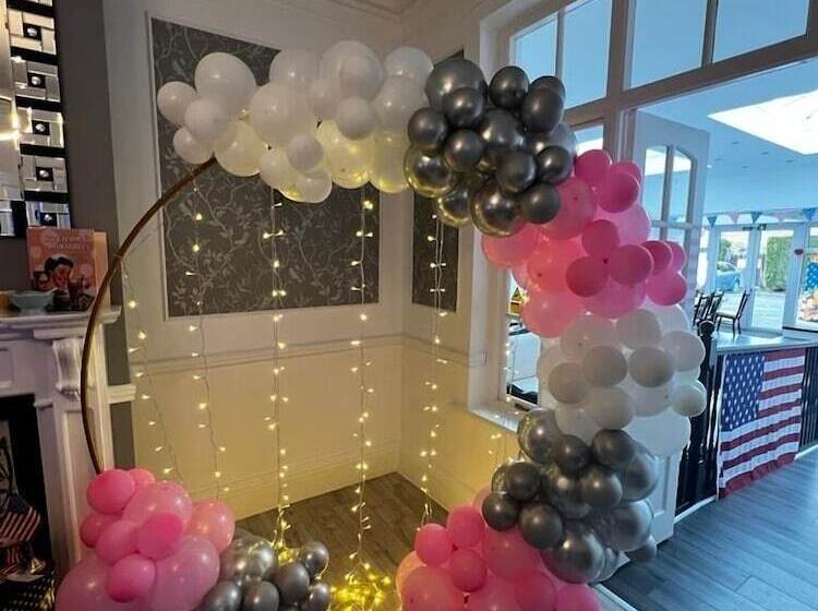 בית מלון כפרי Charnwood Regency Guest House