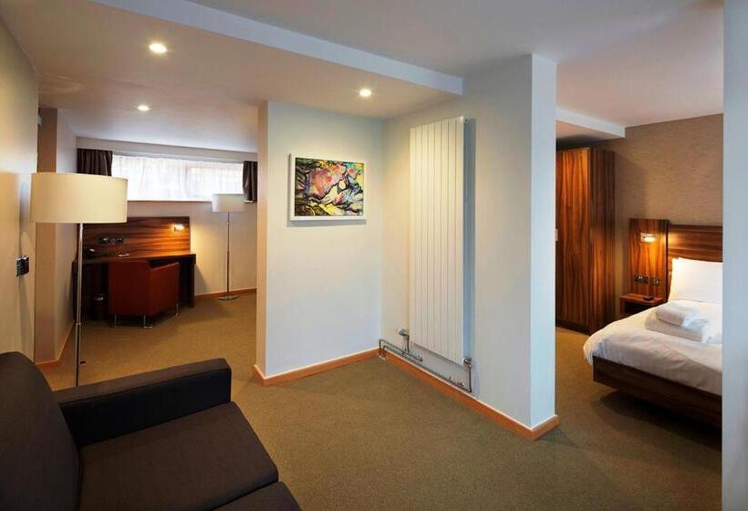 فندق College Court