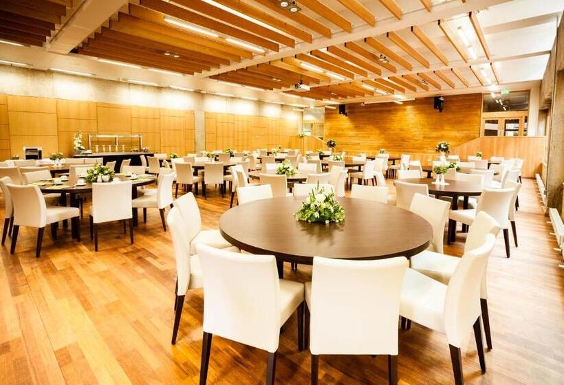 فندق College Court