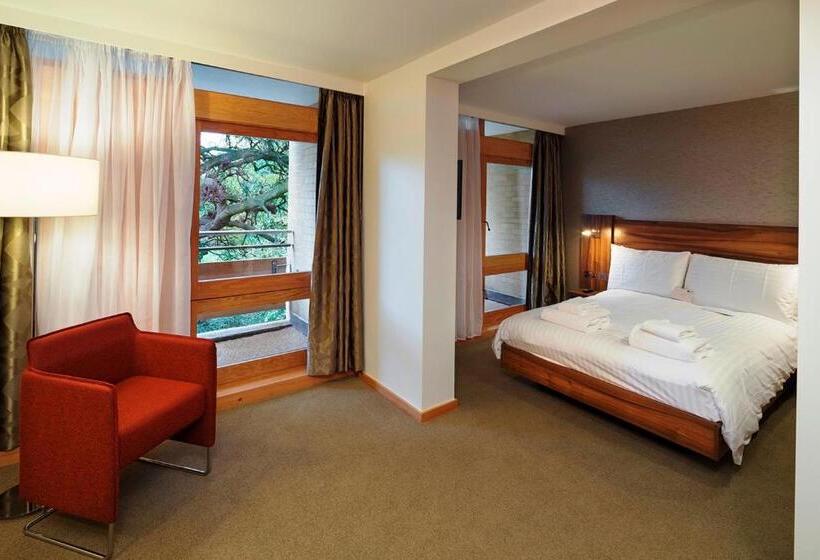 فندق College Court