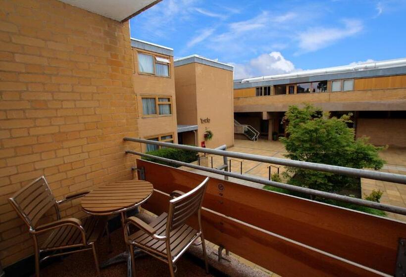 فندق College Court