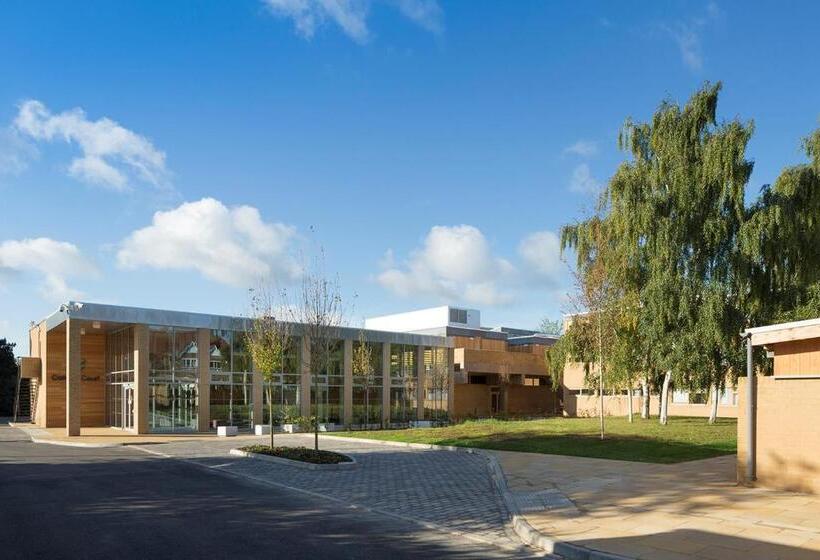 فندق College Court