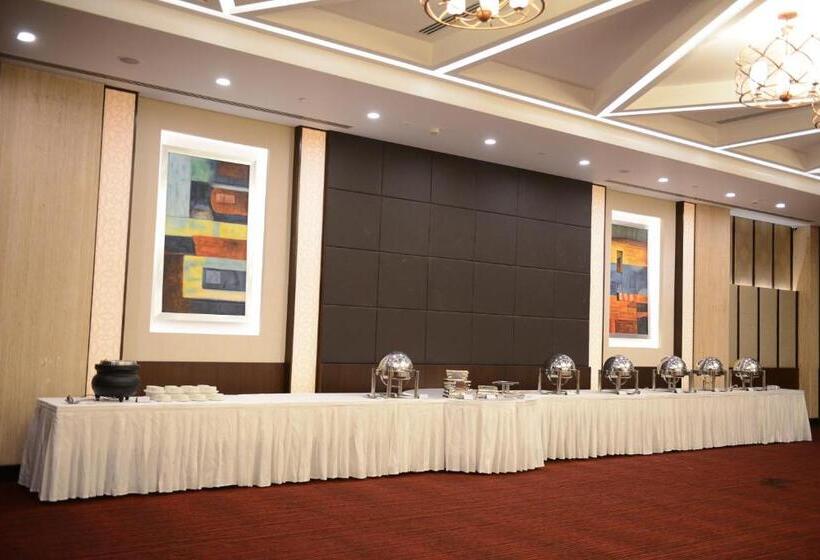 هتل Country Inn & Suites By Radisson, Gurugram Sohna Road