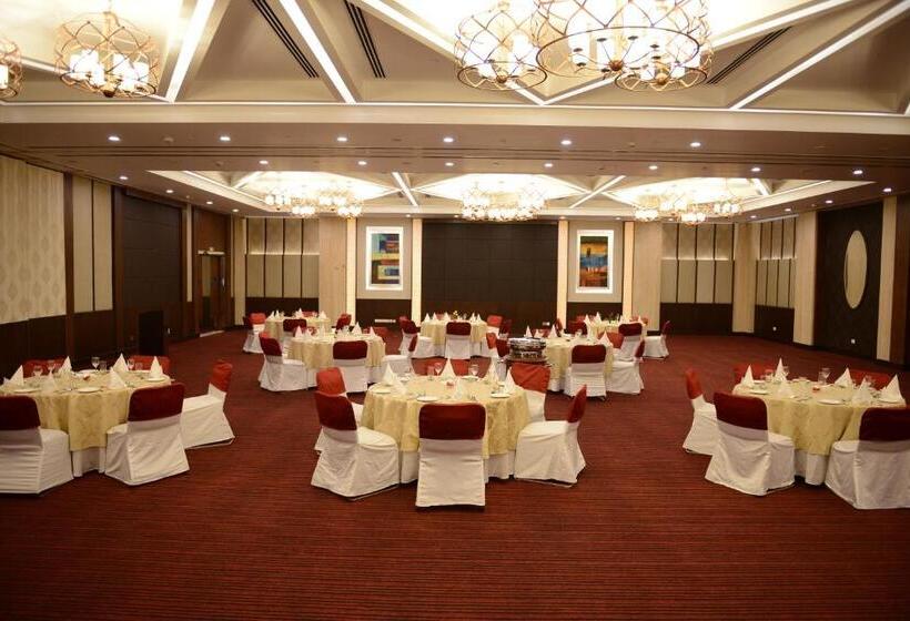 هتل Country Inn & Suites By Radisson, Gurugram Sohna Road